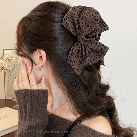 The Savannah Bow Clip