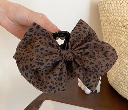 The Savannah Bow Clip