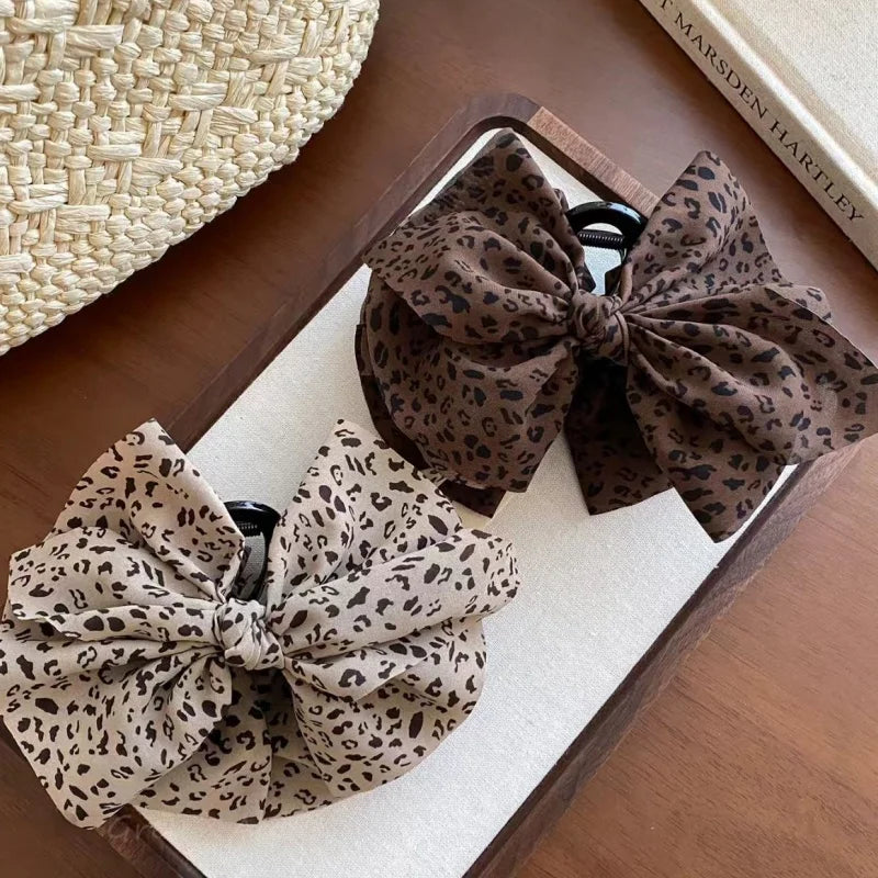 The Savannah Bow Clip