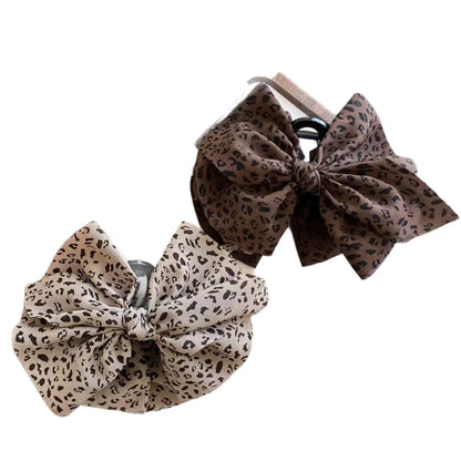 The Savannah Bow Clip
